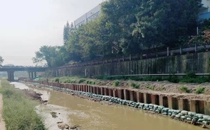 钢板桩河堤工程